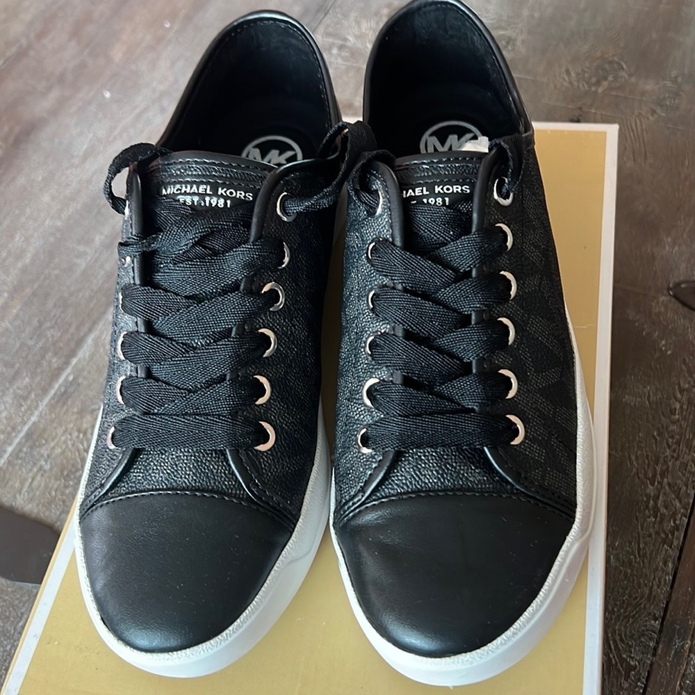 MK City Sneaker